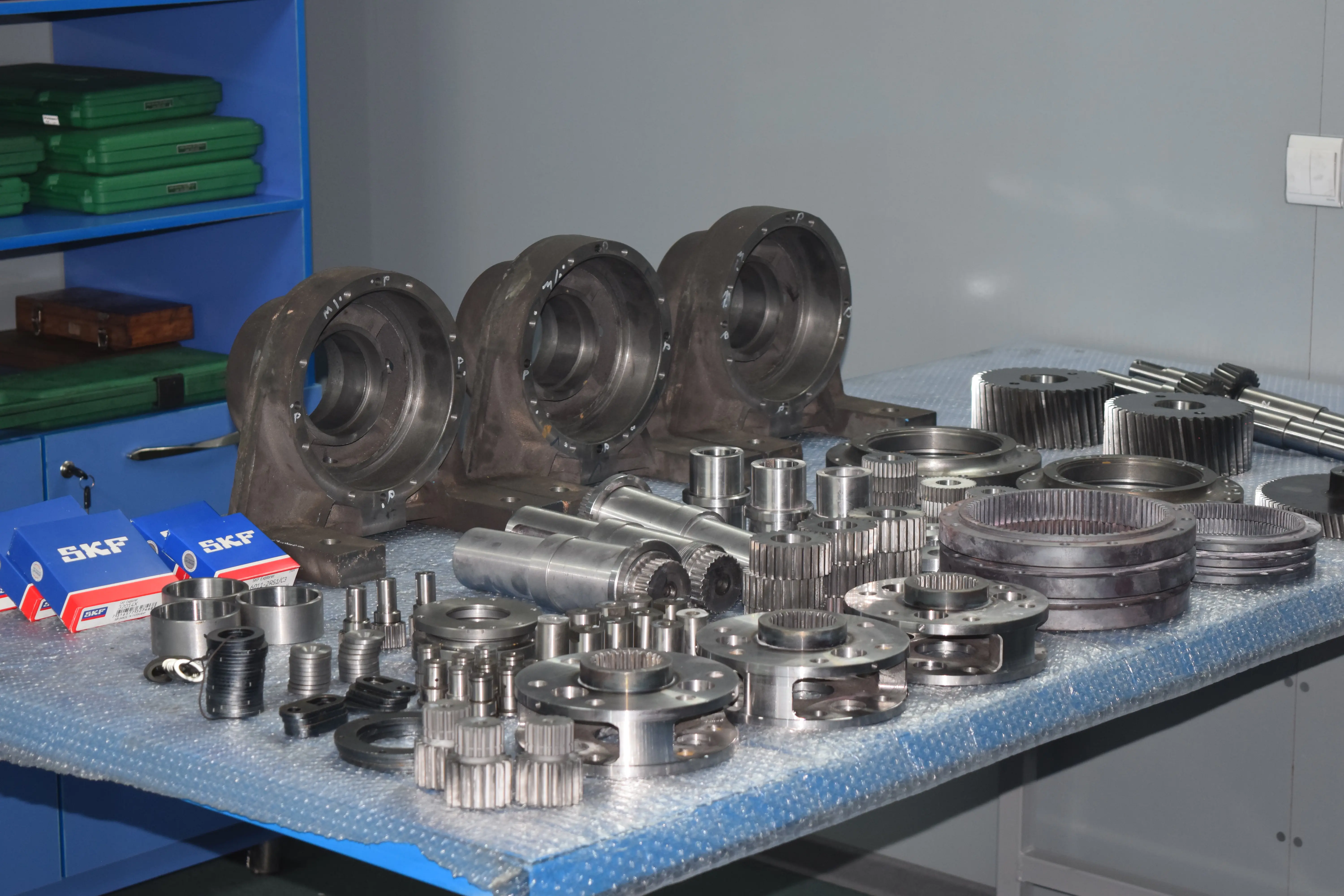 دوره آموزش تعمیر گیربکس صنعتی
تعمیر گیربکس صنعتی
آموزش تعمی گیربکس صنعتی اصفهان